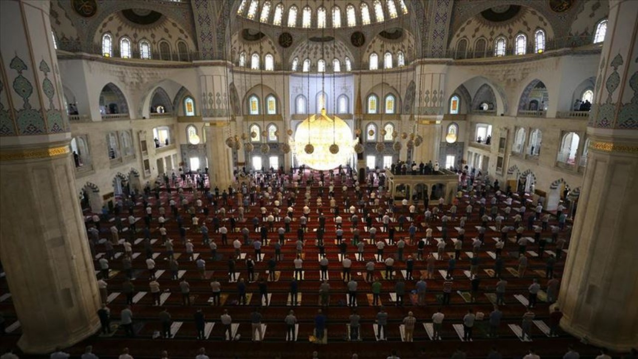 Bugün cuma namazı saat kaçta kılınacak? İl il 25 Nisan 2025 Cuma namazı vakitleri - Sayfa 1