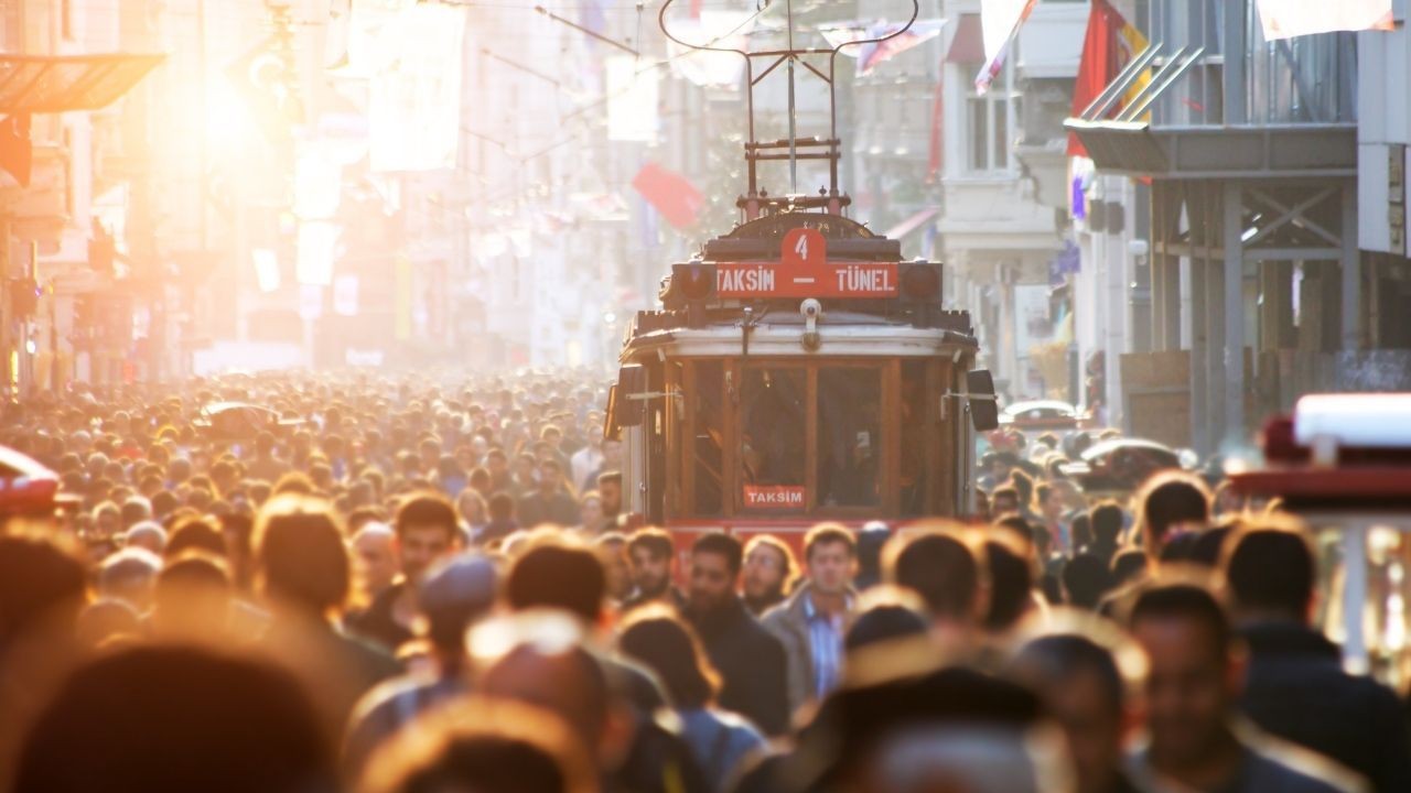 Türkiye çalışma süresinde ilk sırada! Yasal sürenin üzerine çıkılıyor - Sayfa 1