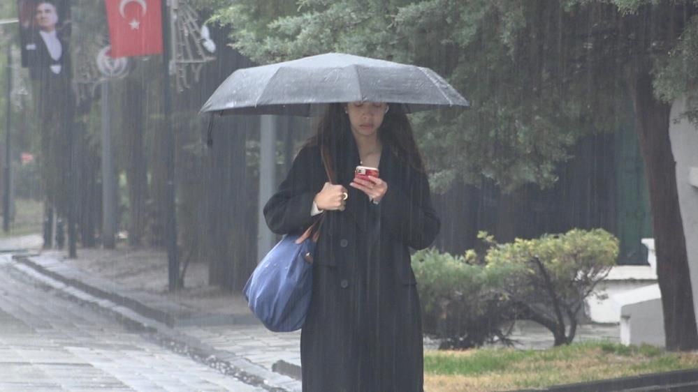 Sıcaklık düşüyor, yağış geliyor: Meteoroloji'den 23 kent için sarı alarm! - Sayfa 6