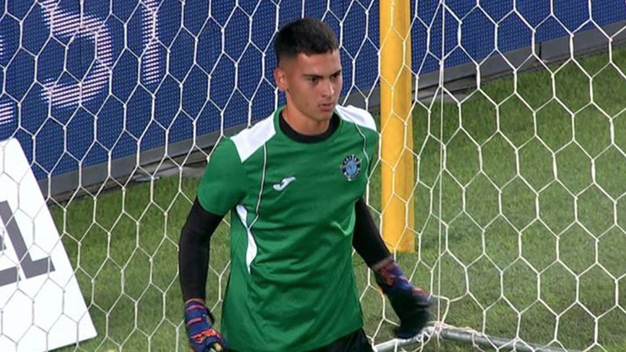 Premier Lig devi Demirspor'un genç kalecisine hayran kaldı! Yakından izledi, öve öve bitiremediler - Sayfa 2