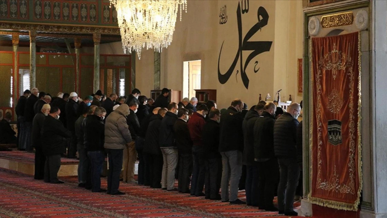 Bugün Cuma namazı saat kaçta kılınacak? İl il 4 Temmuz 2025 Cuma namazı vakitleri - Sayfa 3