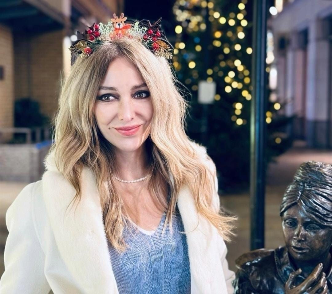 Çok Uzak, Çok Yakın dizisinin kadrosuna Zerrin Tekindor dahil oldu! Zerrin Tekindor kimdir?