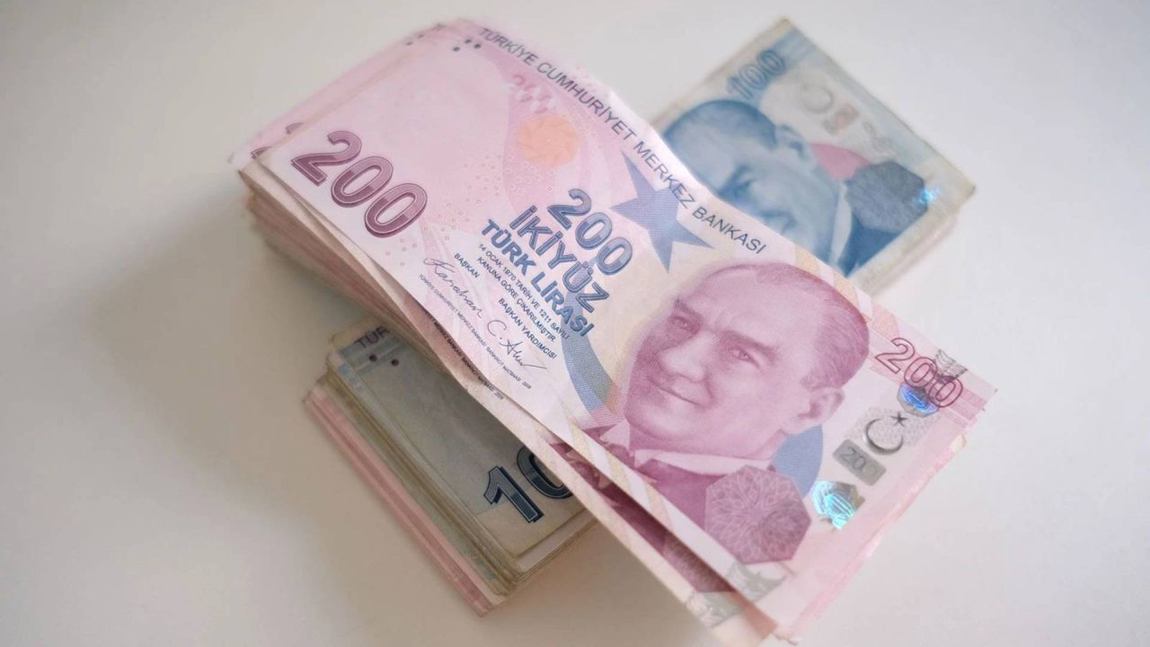 Yüzde 50 tarih mi oluyor? 500 bin, 1 milyon ve 1.5 milyon TL'nin aylık faiz getirisi ne kadar? - Sayfa 1