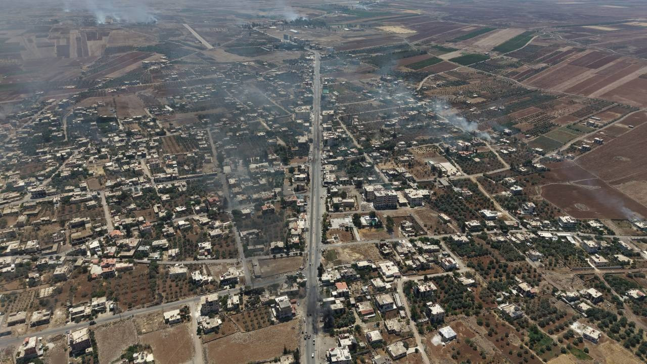 İsrail, Suriye'nin güneyindeki yerleşim bölgelerine girdi