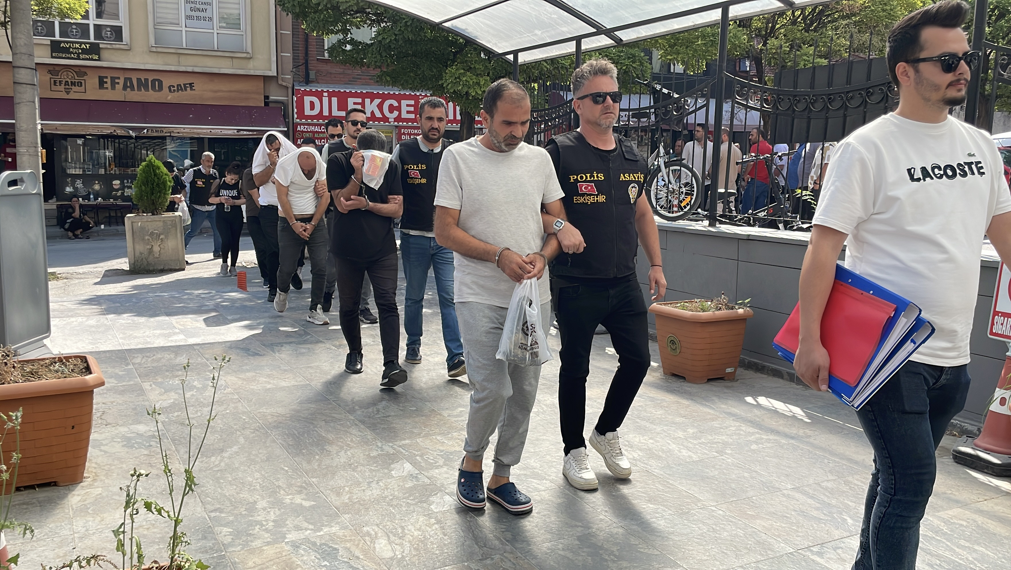 Eskişehir'de dublör kullanarak arsa satışı yapan yedi şüpheli gözaltına alındı