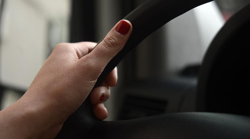 Eski tip ehliyetlerin yenilenmesi için son gün: Bugün başvurmayan 15 TL yerine 7 bin 438 TL ödeyecek - Sayfa 1