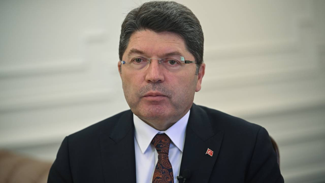 Bakan Tunç: İstanbul'da kediyi öldüren şüpheli gözaltına alındı