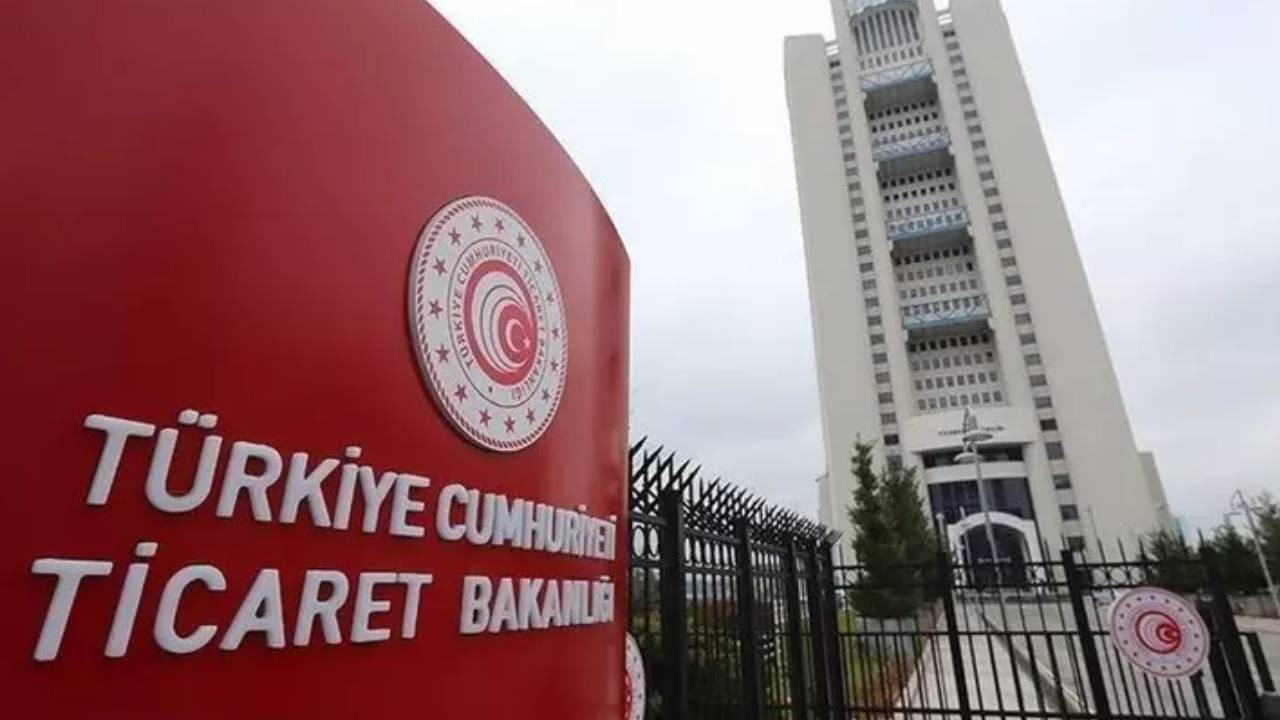 Ticaret Bakanlığı, 5 şirketin 'sektörel dış ticaret şirketi' statüsünü geri aldı