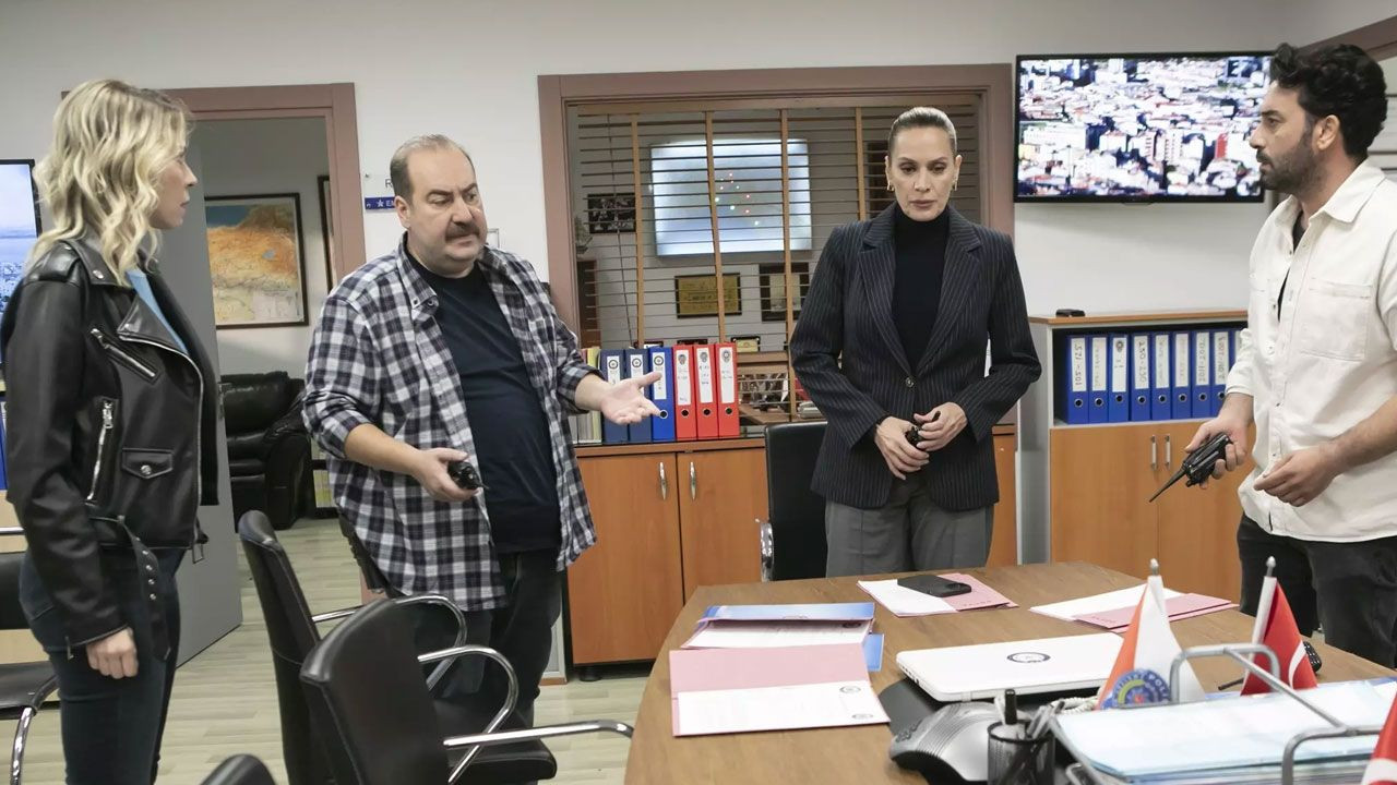 Sehen Sie sich die neueste Folge von Arka Sokaklar, Folge 775, kostenlos an: Ali entführt Pınar! - Seite 2