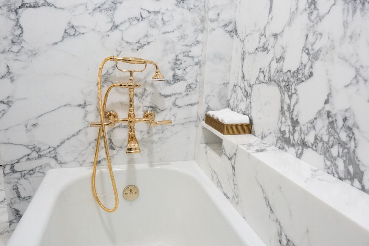 Vergoldete Toilette, Mülleimer und Wasserhahn … Trump hat sein Badezimmer und seine Toilette komplett renovieren lassen! – Seite 2