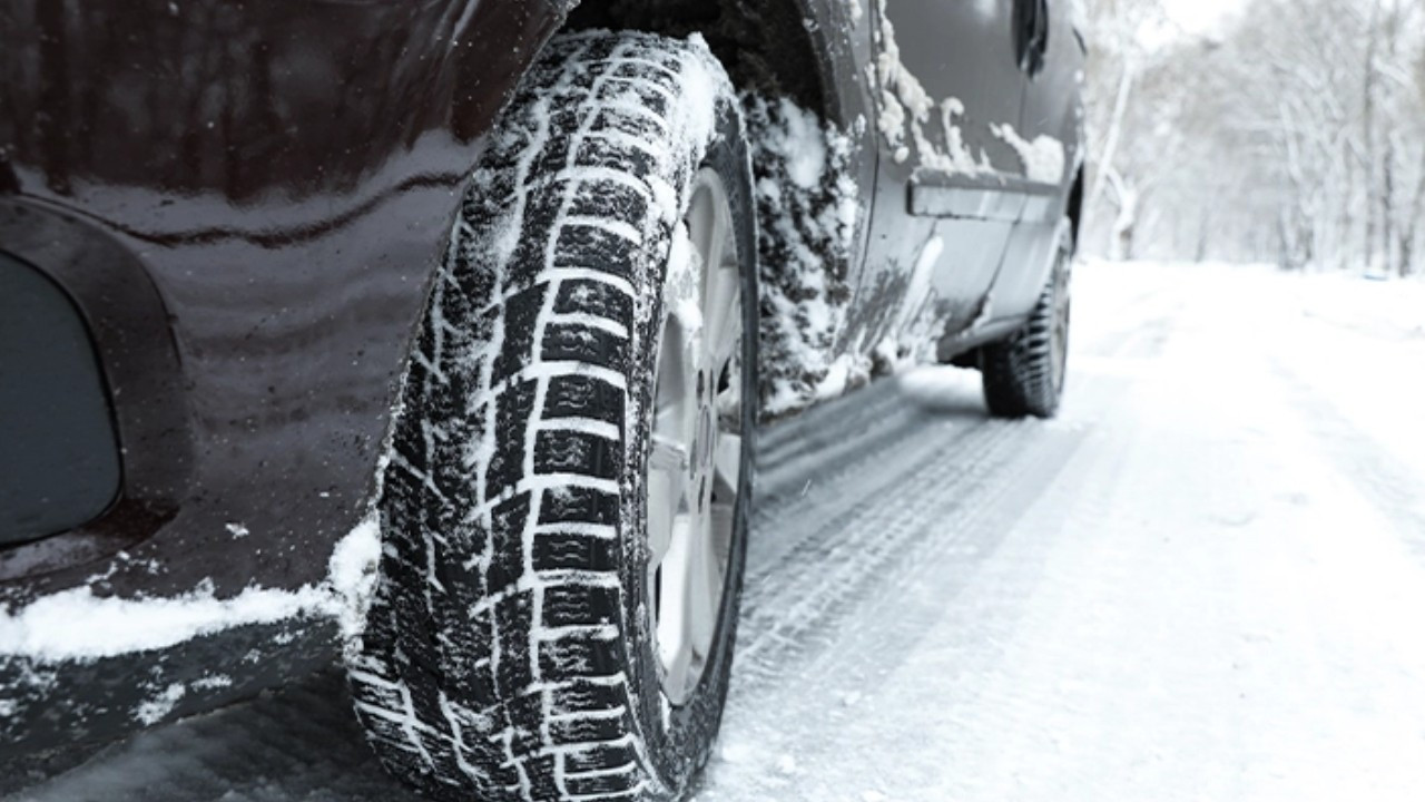 Kış lastiği uygulaması sona eriyor: Sökme-takma ücretleri cep yakıyor