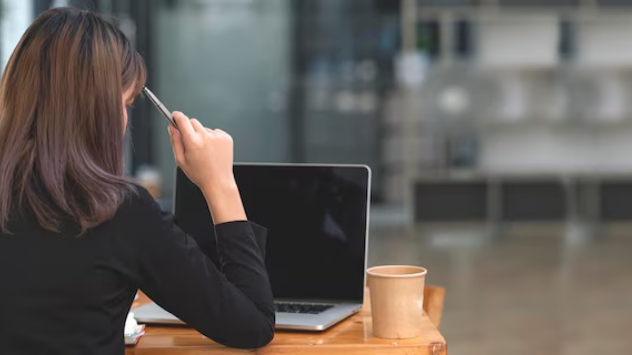 İngiltere'de özel sektör faaliyetleri aralıkta ivme kazandı