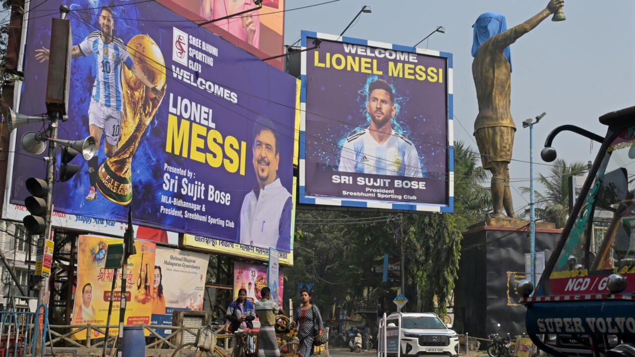 Messi'yi görmek için pahalı bilet alan Hintli taraftarlar stadı parçaladı