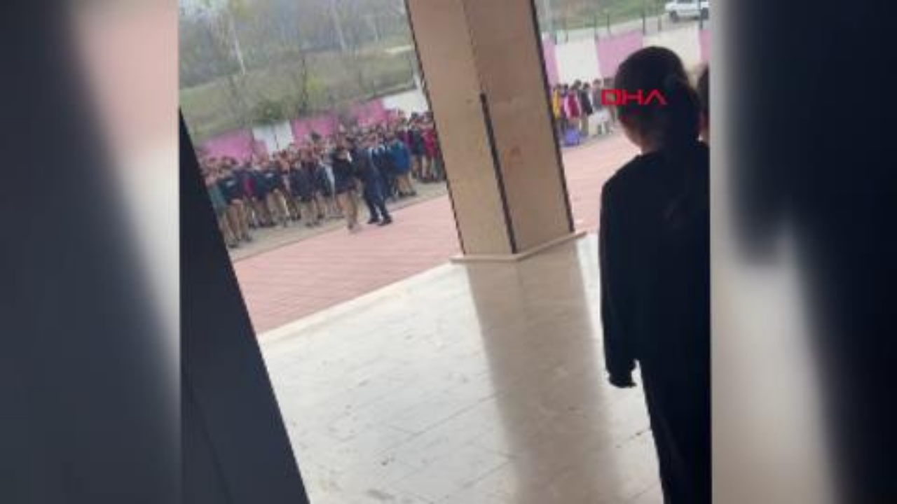 Öğrencisini yakasından tutup yere savuran okul müdürü hakkında inceleme başlatıldı