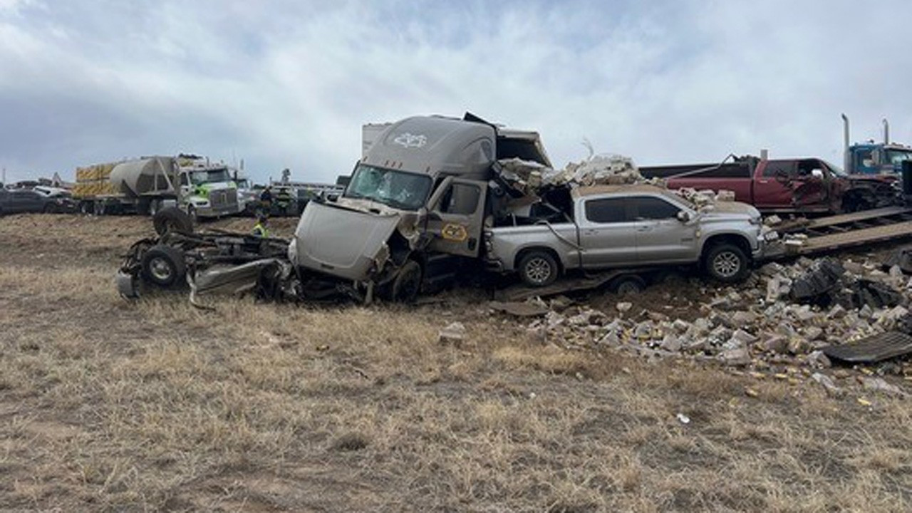 ABD’de kum fırtınası zincirleme kazaya yol açtı: 4 ölü, 29 yaralı