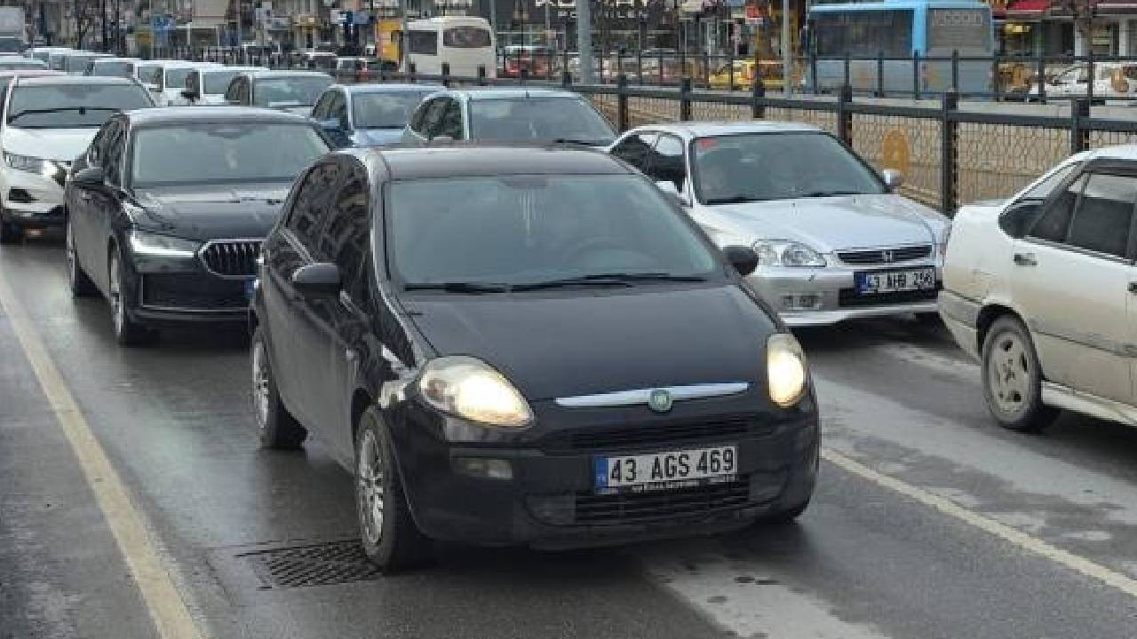 Kütahya'da araç sayısı artıyor: Ocakta trafiğe kayıtlı toplam araç sayısı 284 bin 237 oldu