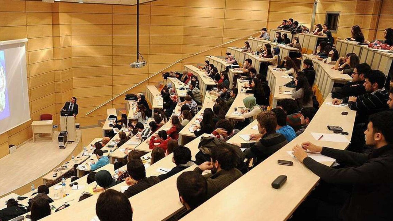 Üniversite mezunlarında işsizlik arttı, beklentiler düştü