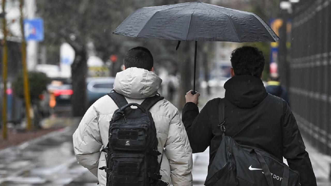 Meteoroloji'den 17 il için sarı kodlu alarm: Sağanak, kar yağışı ve fırtına uyarısı