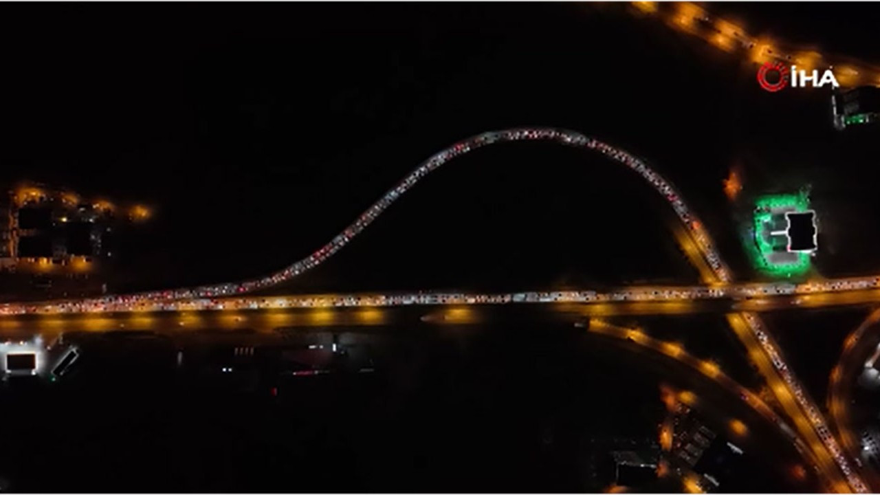 43 ilin geçiş noktası Kırıkkale'de araç kuyruğu 40 kilometreyi aştı