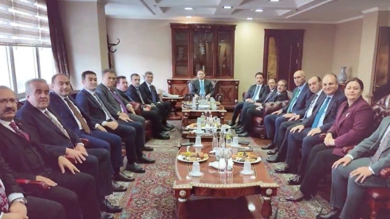 Bakan Gürlek, HSK üyeleri ve personeliyle bir araya geldi