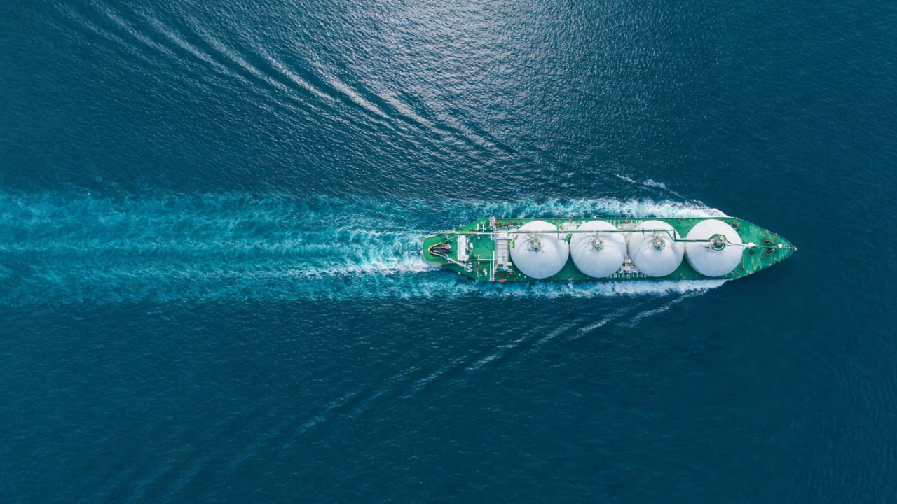 Katar LNG tankeri Hürmüz Boğazı’nı ilk kez sorunsuz geçti