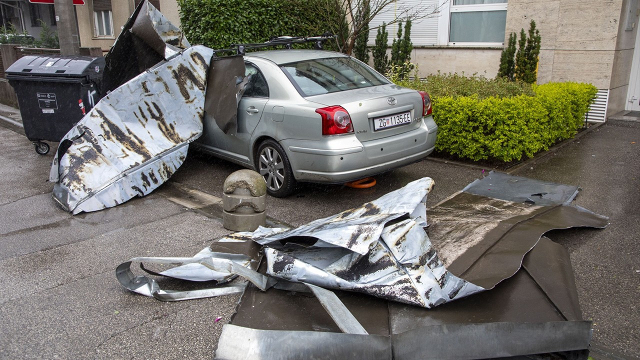 Hırvatistan'da şiddetli fırtına nedeniyle okullar tatil edildi