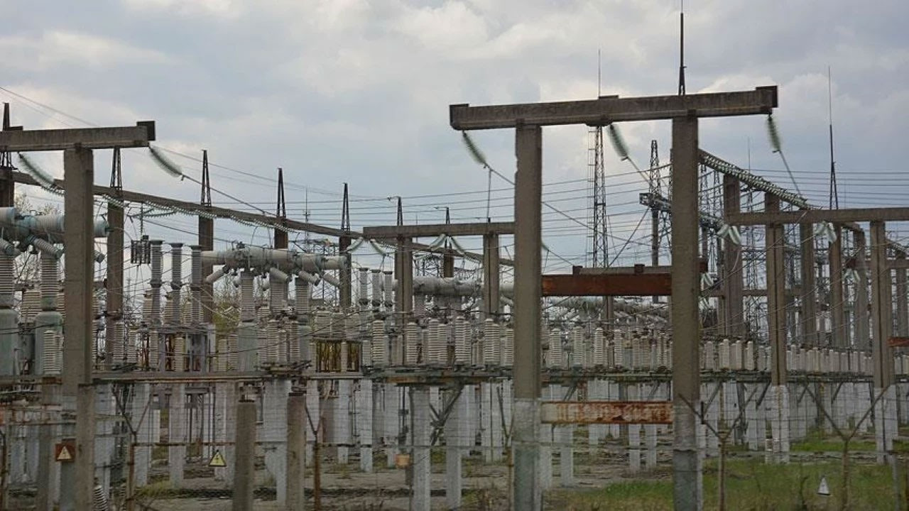 İsfahan Valisi: Saldırılarda 2 elektrik santrali zarar gördü, 25 kişi öldü