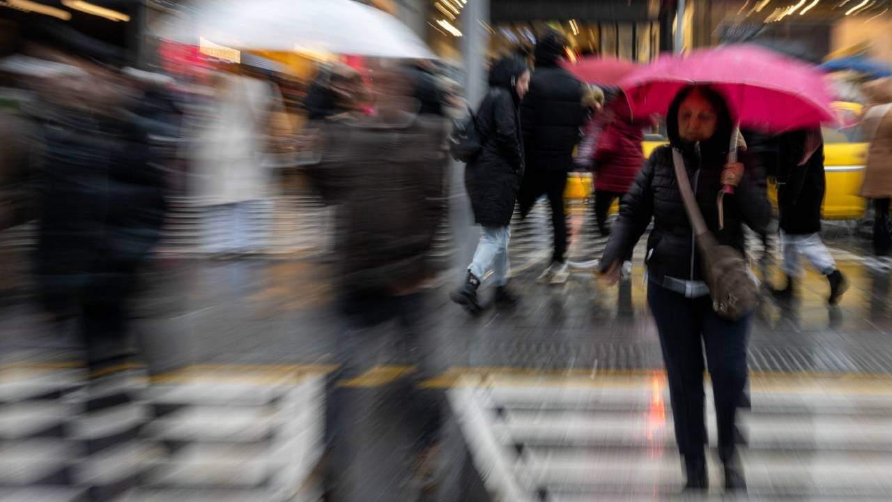 Meteoroloji il il uyardı: Sağanak, fırtına, kar yağışı alarmı...