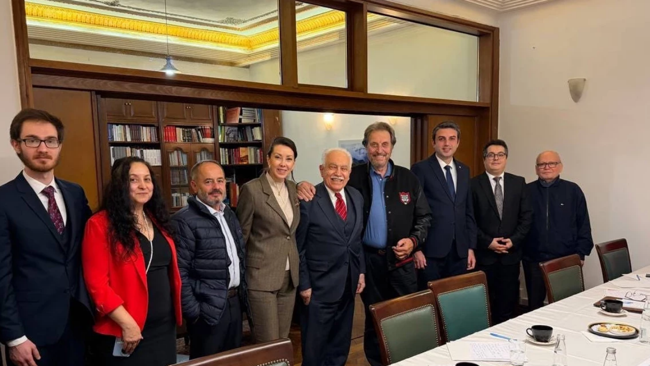 Elon Musk'ın babası Errol Musk, Doğu Perinçek ile bir araya geldi