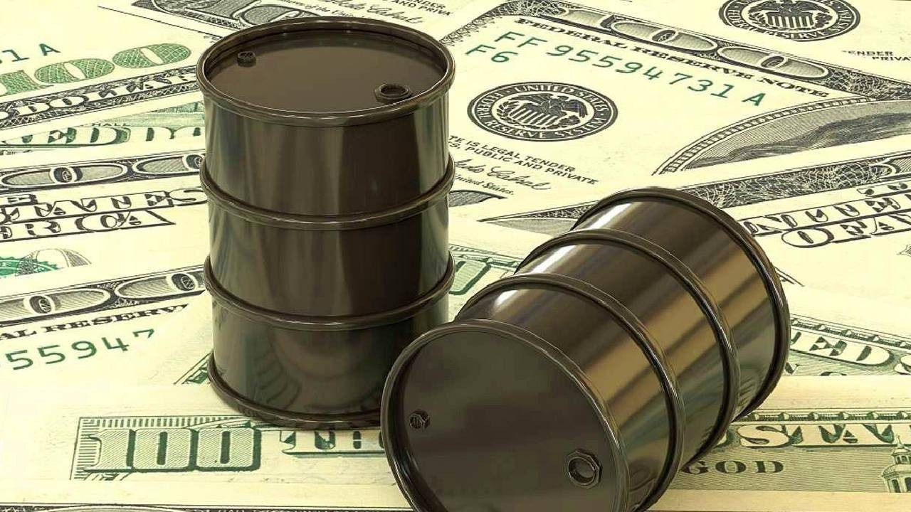 Petrol, Trump'ın 'savaş bitebilir' mesajıyla yükselişe geçti: 105 doların üzerine çıktı