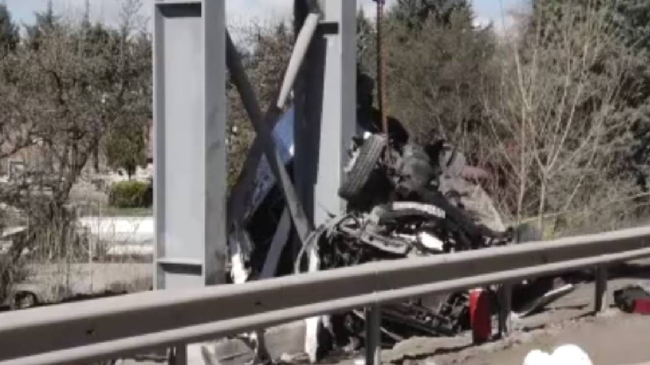 Ankara'da özel halk otobüsü üst geçide çarptı: Çok sayıda ölü ve yaralı var