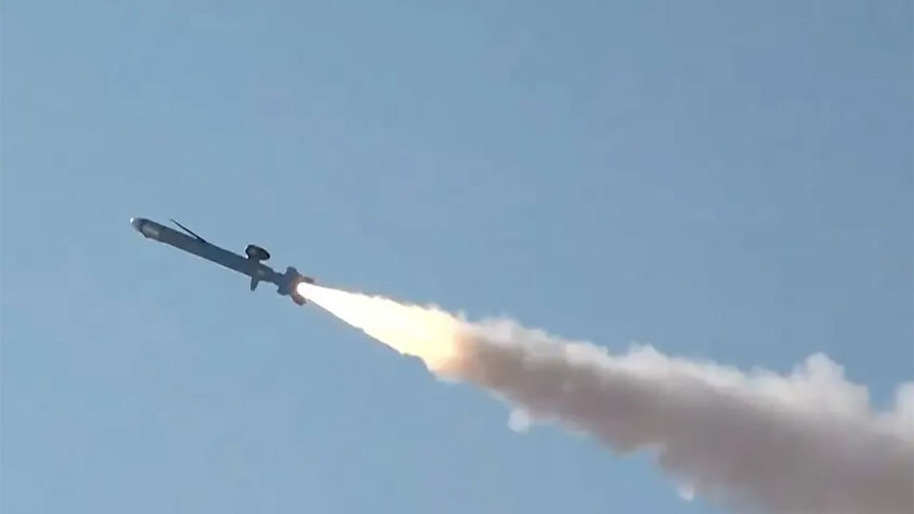 İran füzesi İsrail'in kuzeyindeki sanayi bölgesine isabet etti