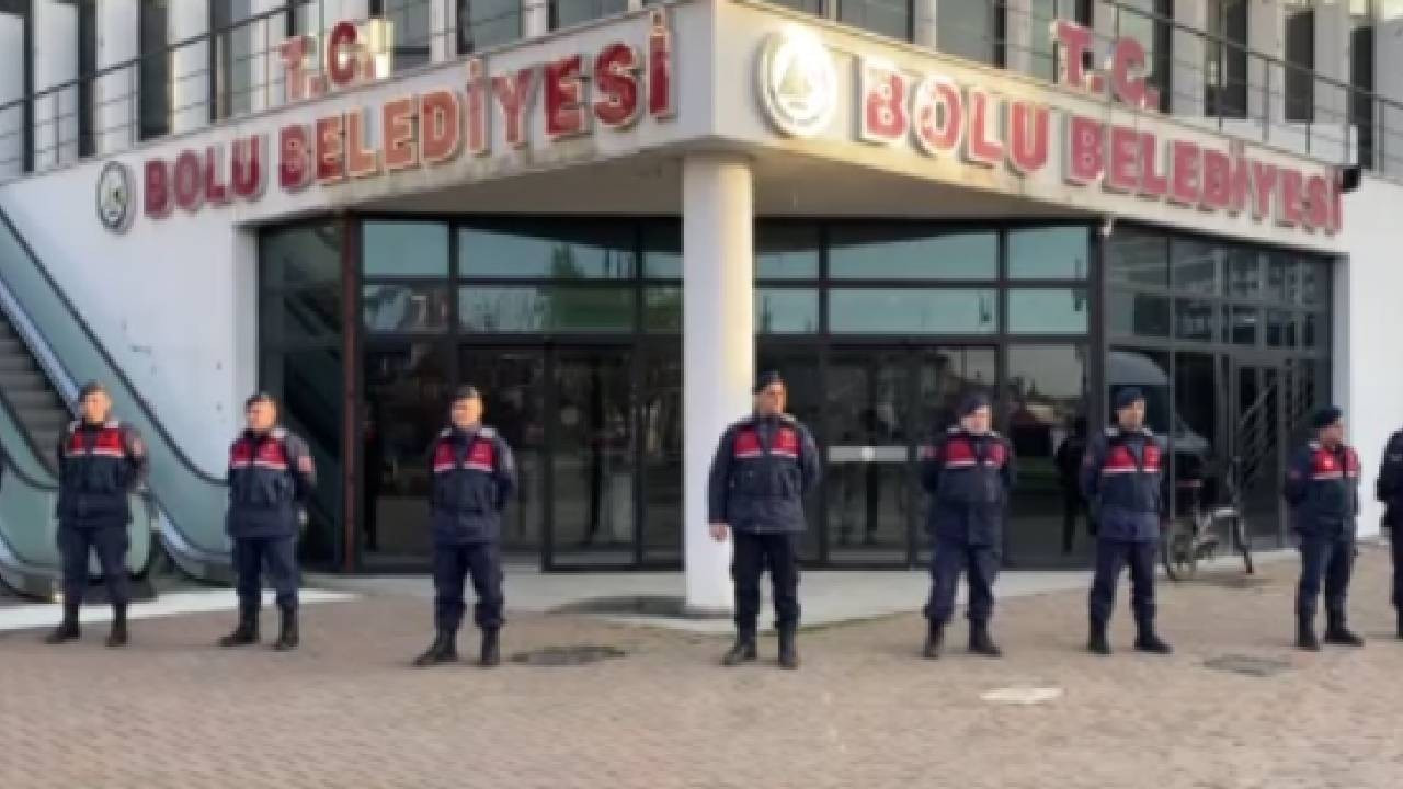 Son dakika... Bolu Belediyesi'nde Jandarma arama yapıyor