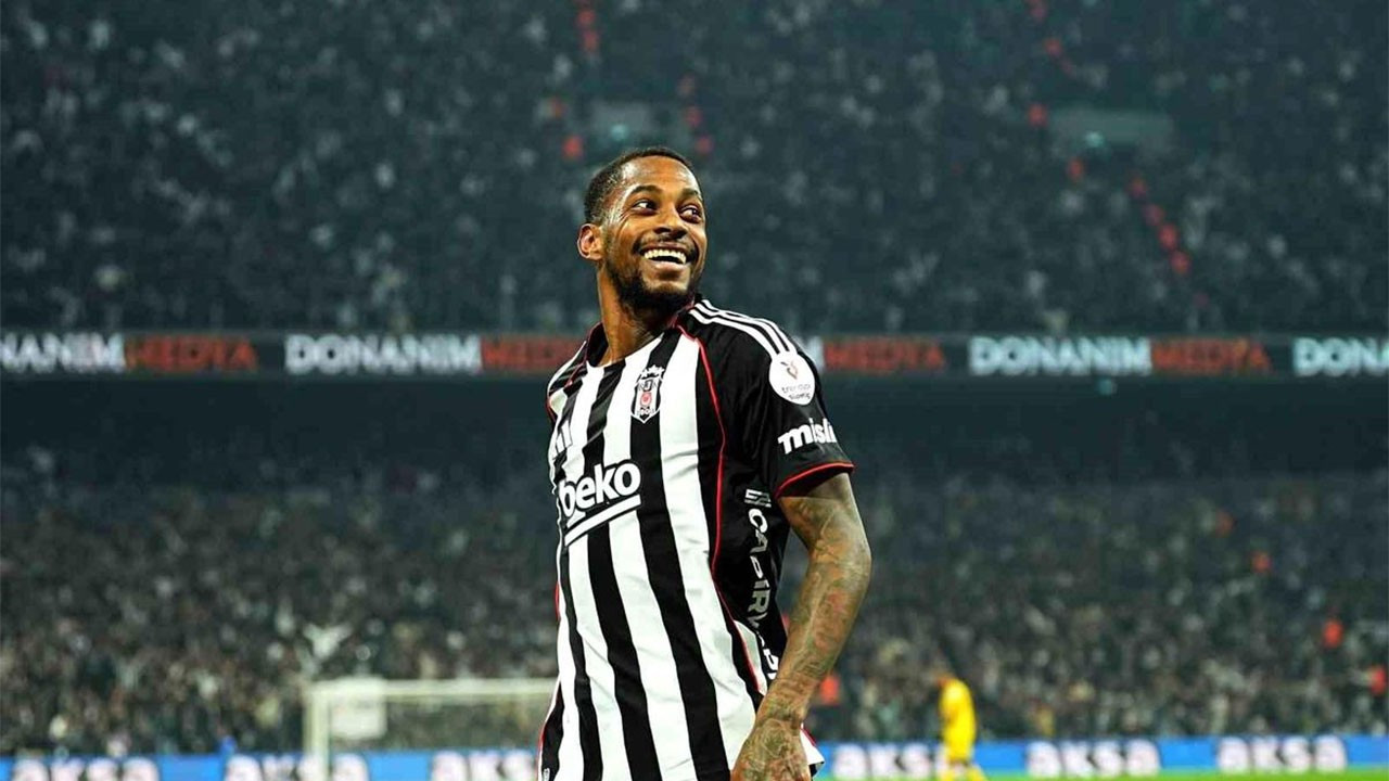 Beşiktaş'ın yıldız oyuncusu hastaneye kaldırıldı