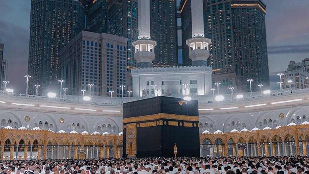 Umre yolculuğunda 600 kişi mahsur kaldı, tur şirketi iflas etti