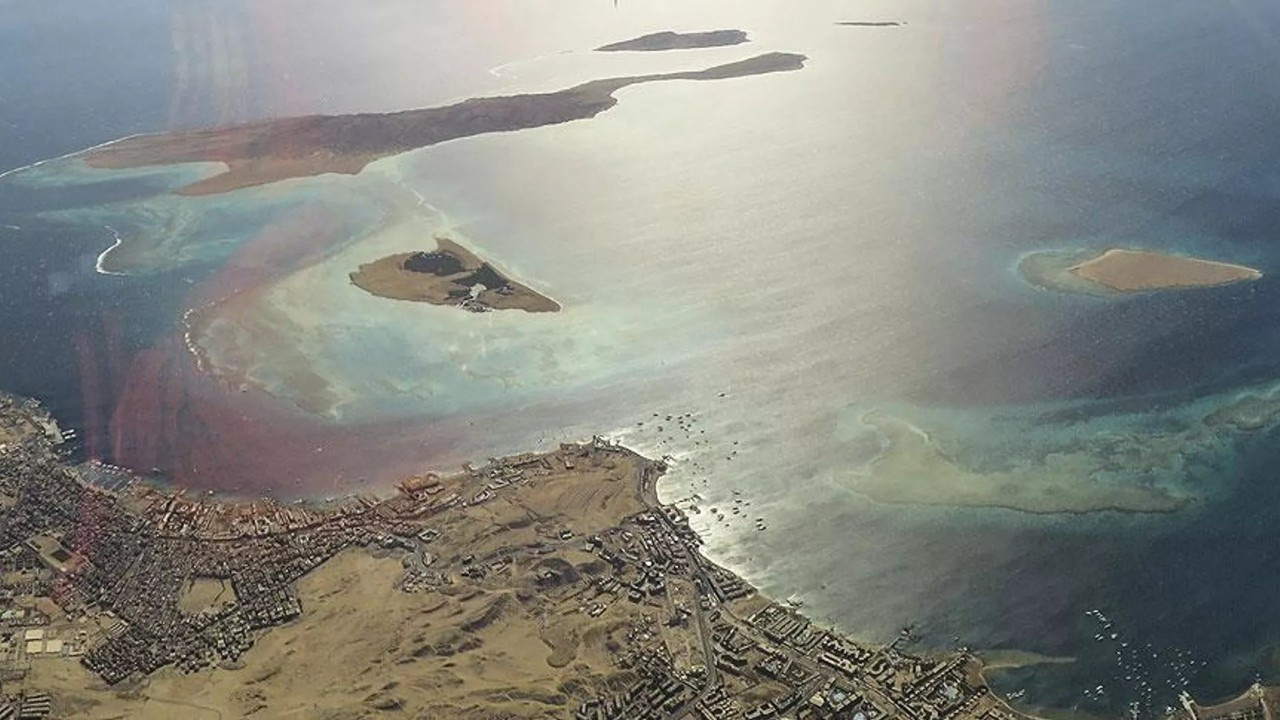 Bakan Uraloğlu duyurdu: Türk sahipli gemi Hürmüz Boğazı'nı geçti