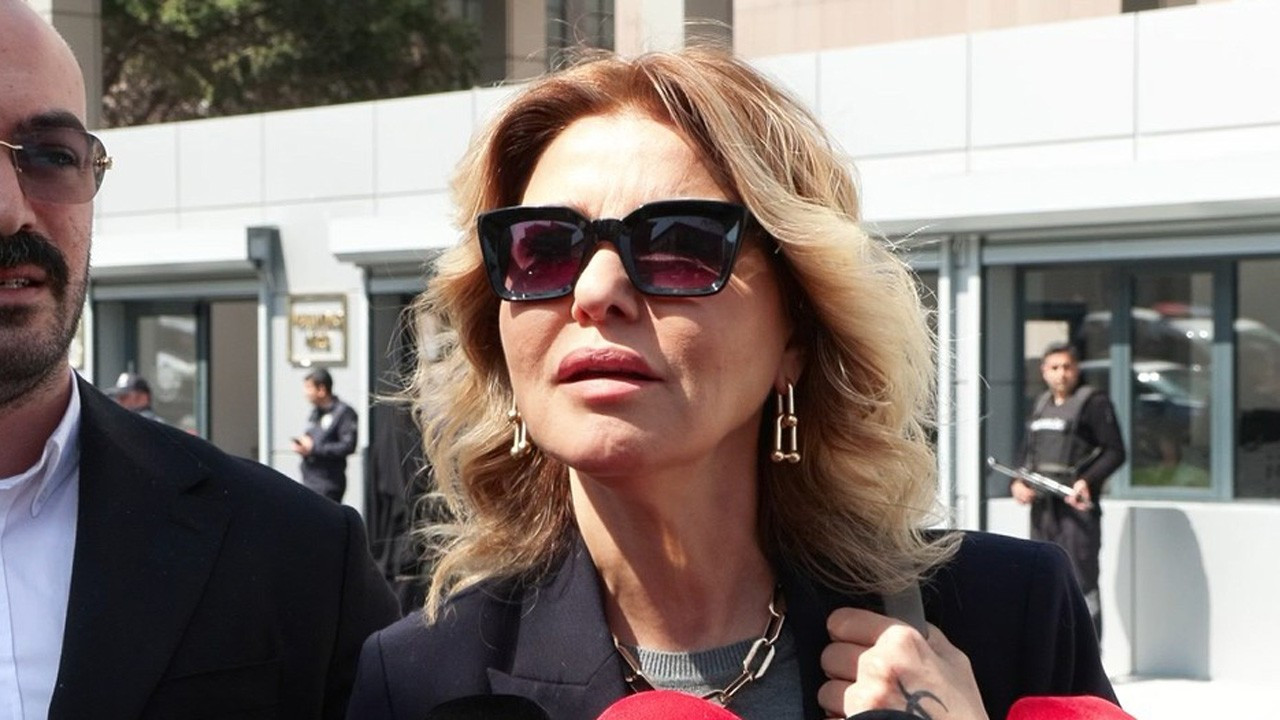 Şarkıcı Gülben Ergen ifade vermek için adliyeye geldi
