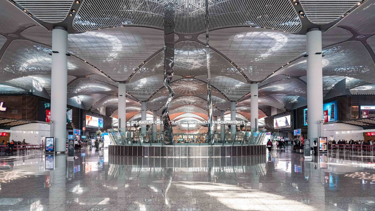 İstanbul Havalimanı’nda dev sanat eseri yolcularla buluştu