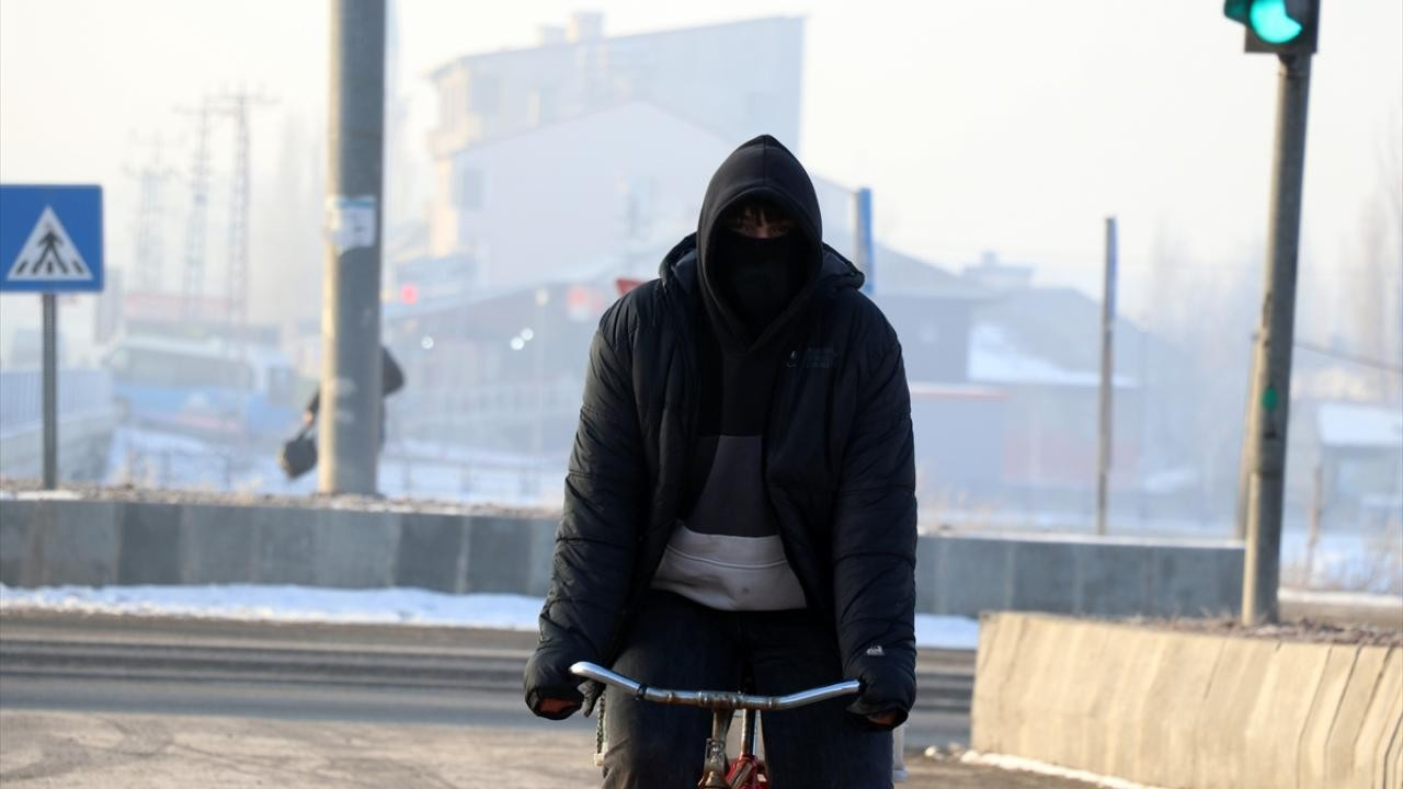 AKOM'dan kritik uyarı: İstanbul 5 derece birden soğuyacak, kuvvetli rüzgar ve yağış geliyor