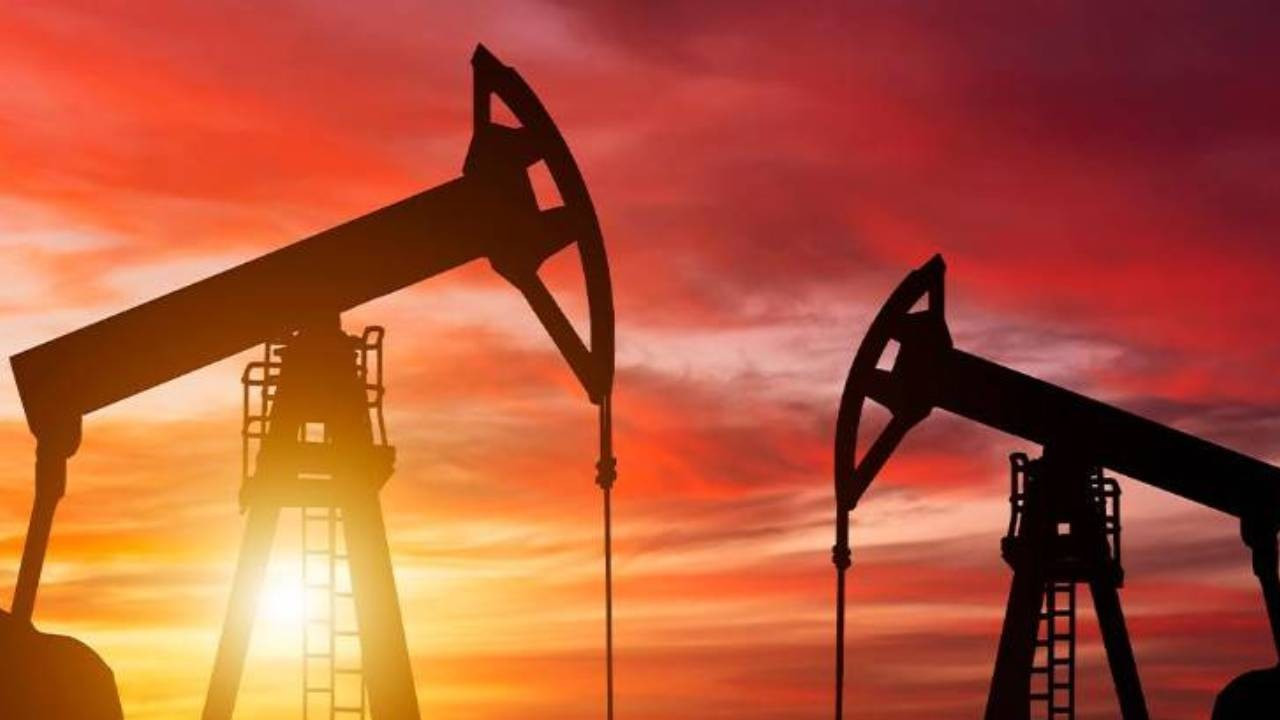 Petrol 2 haftalık ateşkes kararıyla sert düştü: 90 dolara kadar geriledi