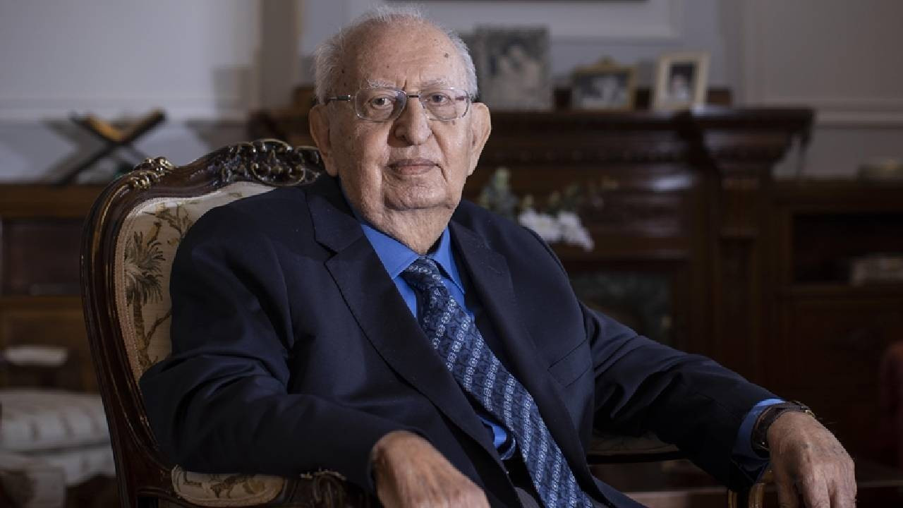 Son dakika... Eski TBMM Başkanı Hüsamettin Cindoruk hayatını kaybetti