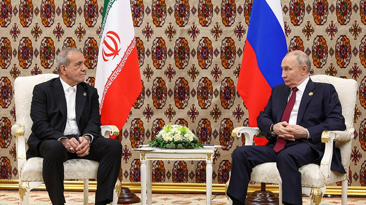 Putin, İran Cumhurbaşkanı Pezeşkiyan ile görüştü