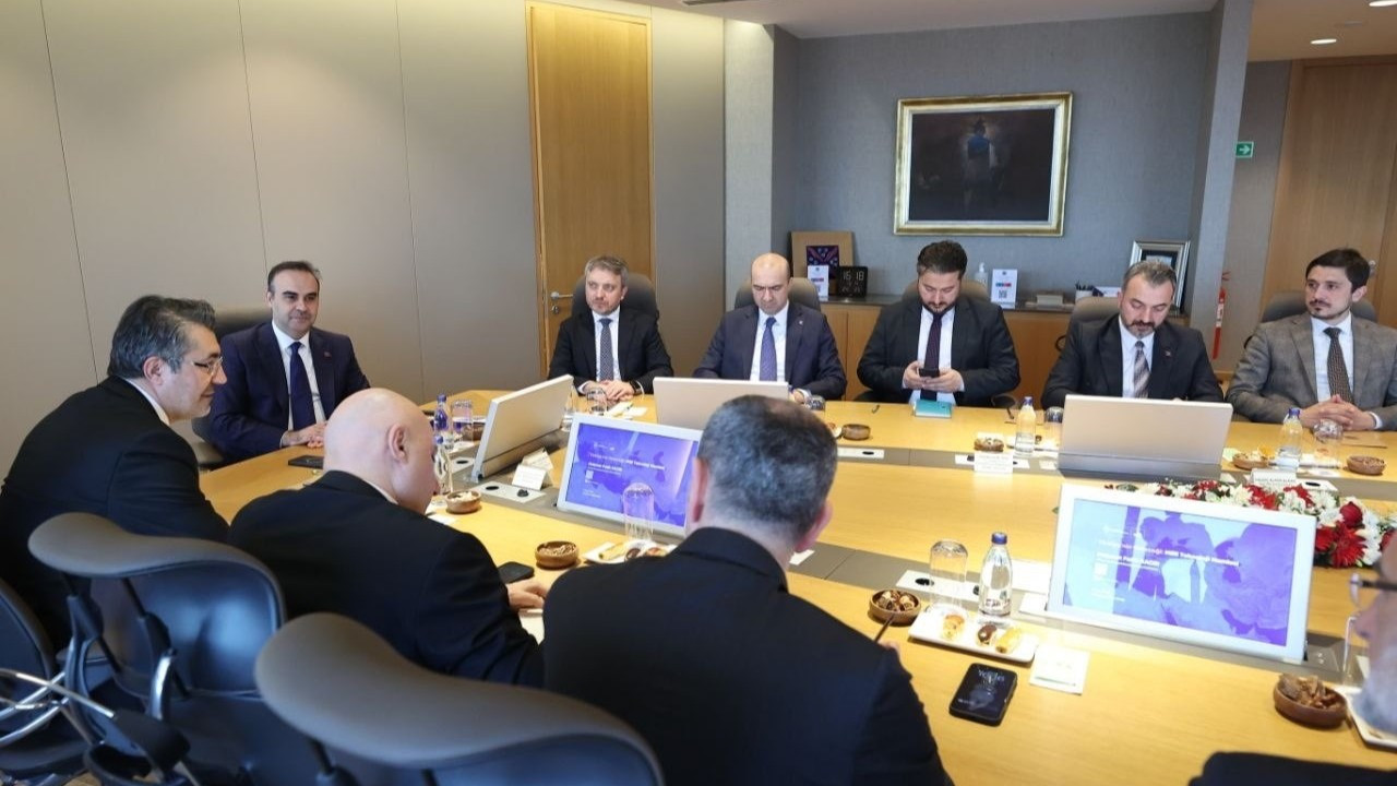 Bakan Kacır, Türkiye Bankalar Birliği yönetimiyle görüştü