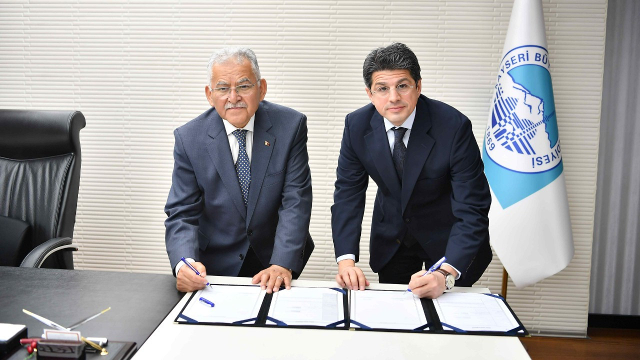 Büyükkılıç, Erciyes’te Türkiye’nin en uzun dağ kızağı tesisi için imzayı attı