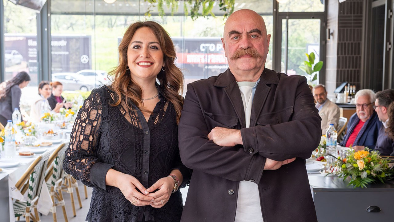 Buselik, meyhane kültürünü Ezel Akay ile gün ışığında yeniden yorumladı