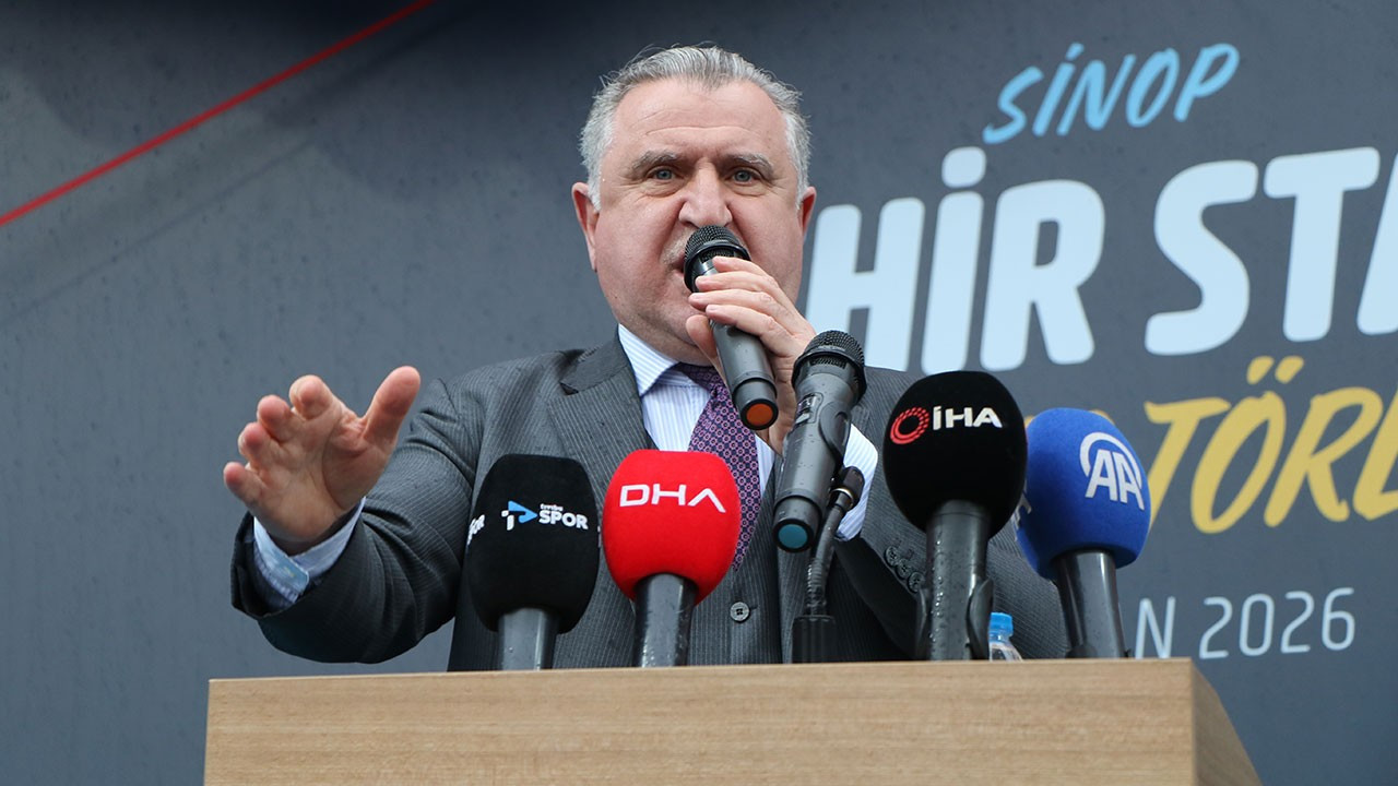Gençlik ve Spor Bakanı Bak: Çocuklarınızı spor salonlarına getirin