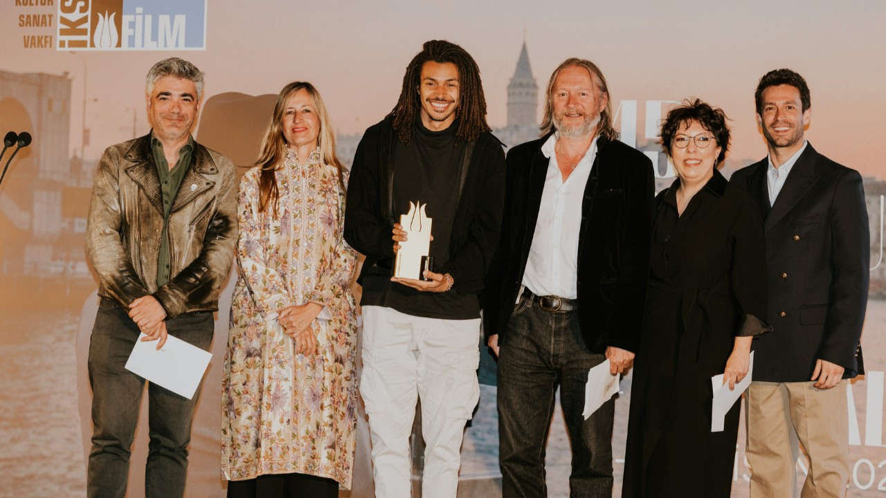 Altın Lale Prenses Mumbi'ye gitti, En Güzel Cenaze Şarkıları ödülleri topladı