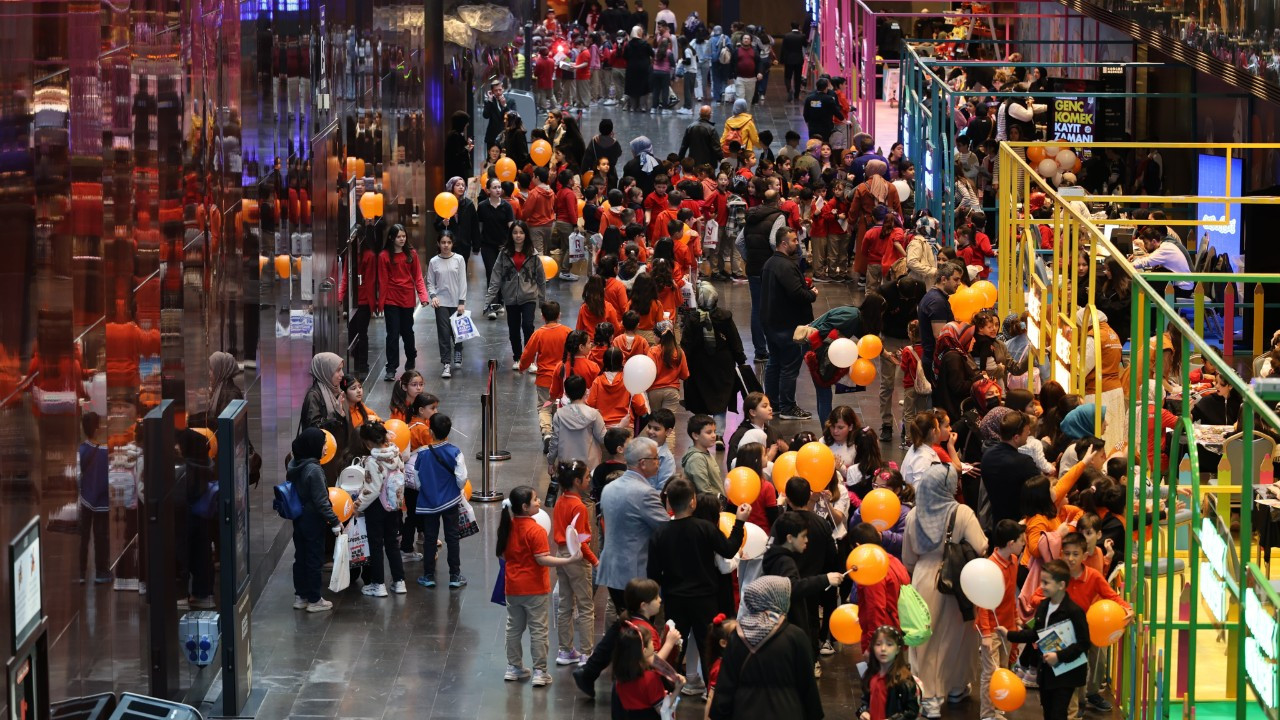 Başkan Altay tüm minik okurları ve aileleri 2. Çocuk Kitap Günleri’ne davet etti