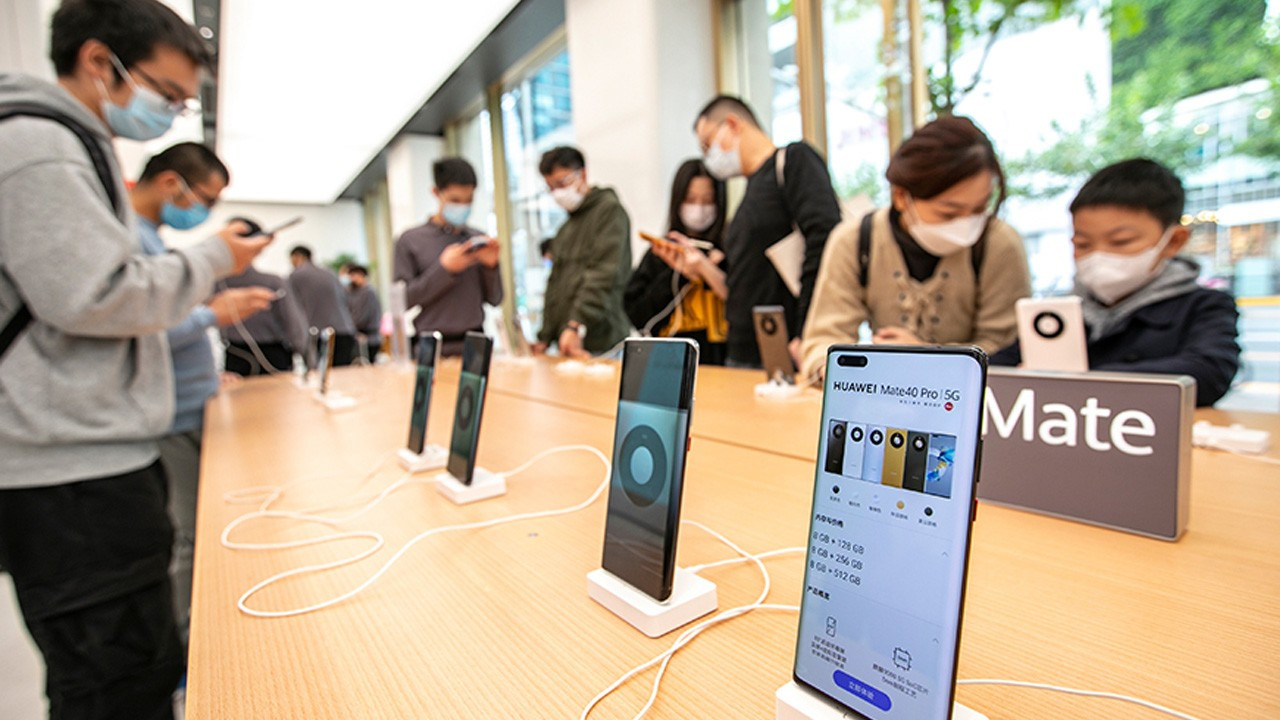 Telefonlarda donma sorunu tarih oluyor: Güçlerini birleştirdiler; Samsung ve Apple'a büyük şok