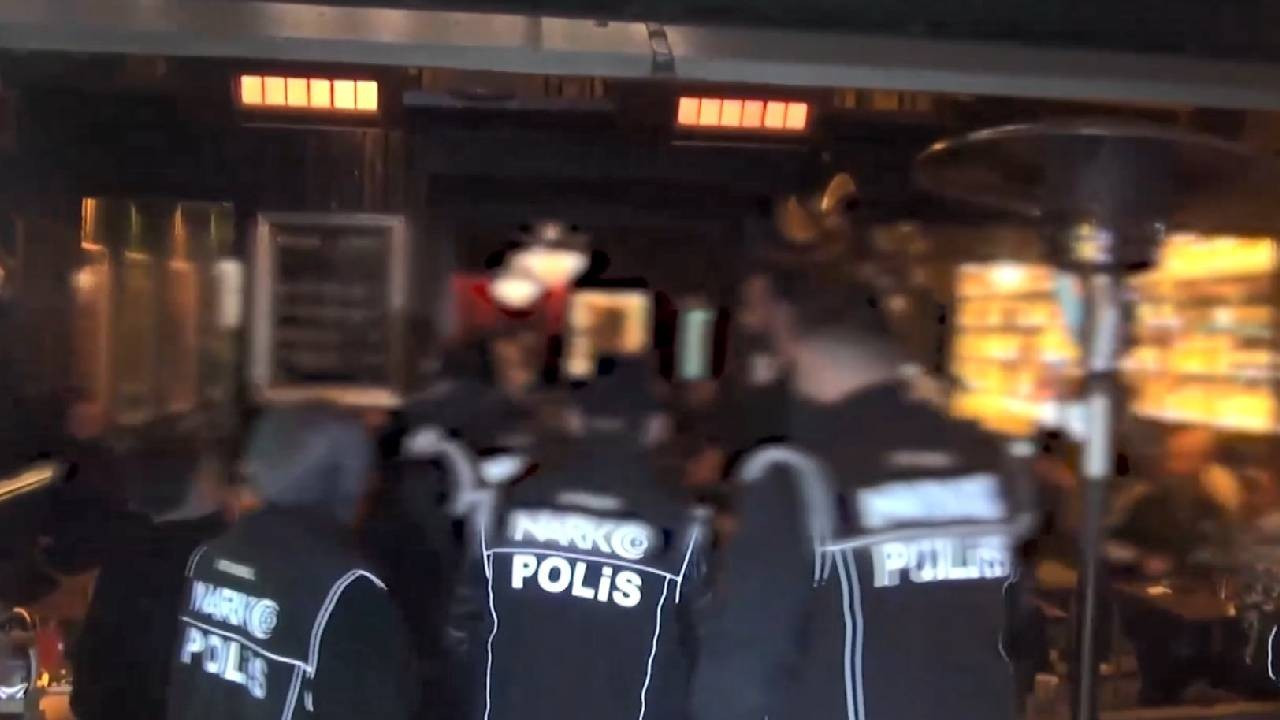 Kadıköy'de eğlence mekanlarına uyuşturucu operasyonu: 107 gözaltı kararı